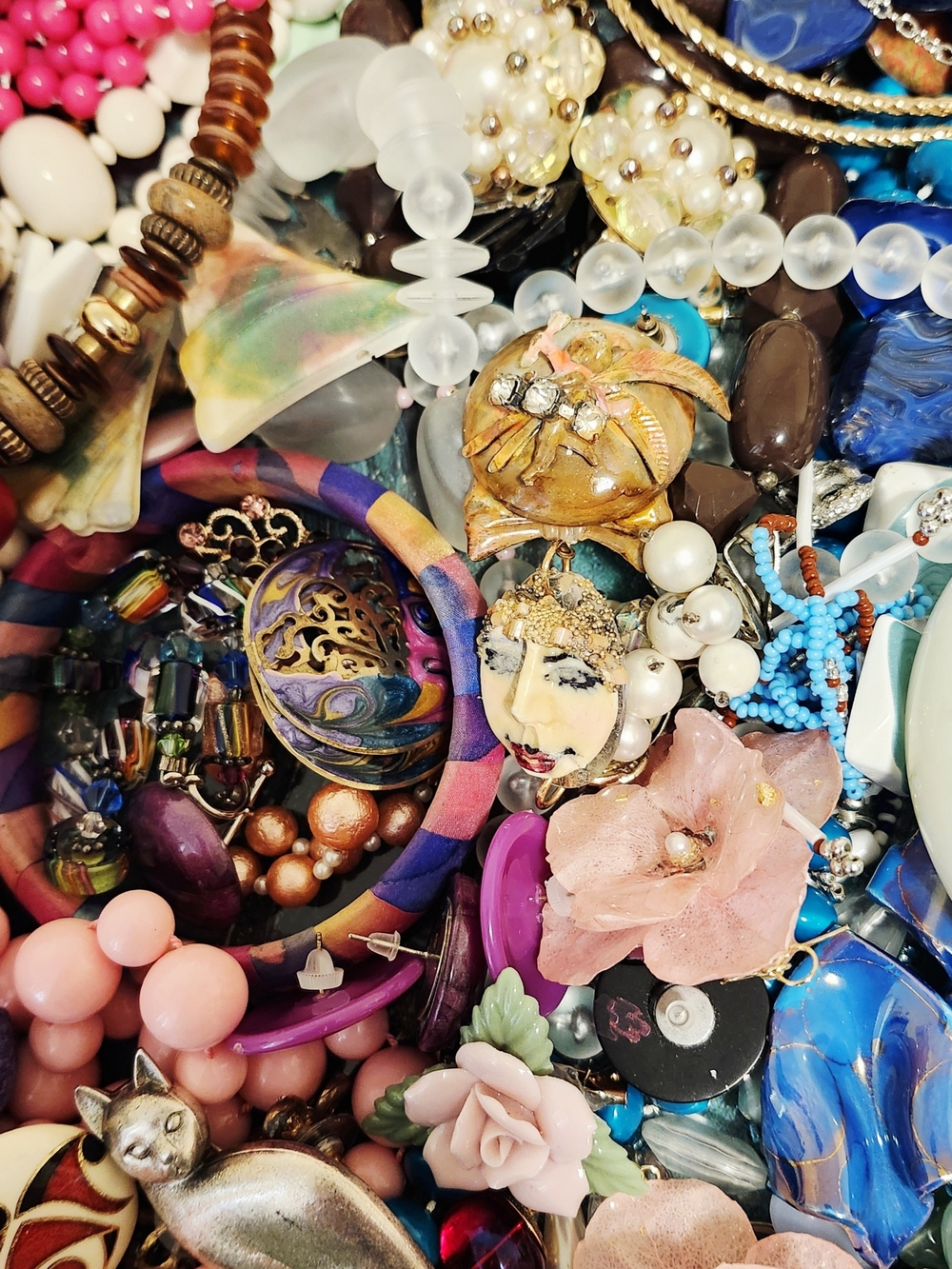 UNLISTED JEWELRY FOR LIVE SHOWS ONLY